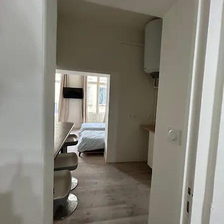 Grand Lumineux Extra Centre Apartment